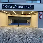 Nova Nuselska Apartment *
